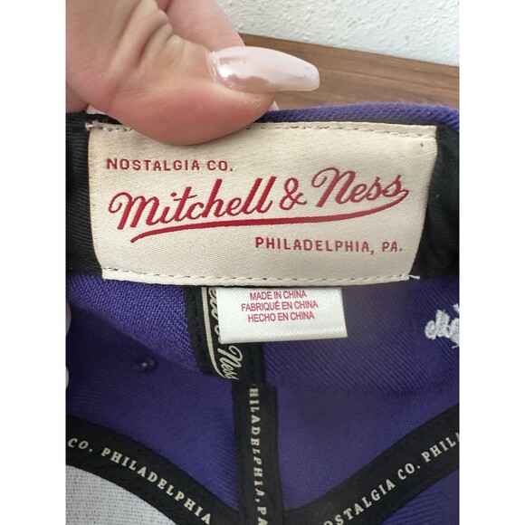 Men's Mitchell & Ness Black/Purple NBA Toronto Raptors Hat Adjustable Snapback - Picture 5 of 8